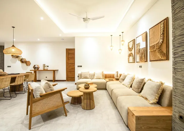 Seaside Luxury 4Br Villa, 400M To Finns, Canggu Villa Canggu (Bali)