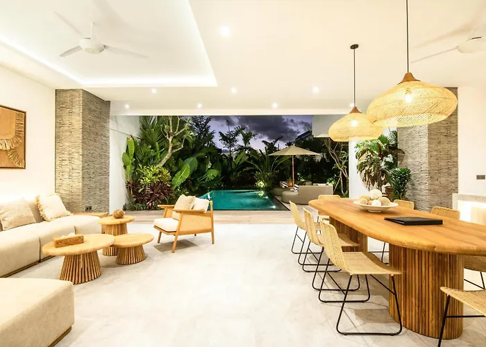 Seaside Luxury 4Br Villa, 400M To Finns, Canggu