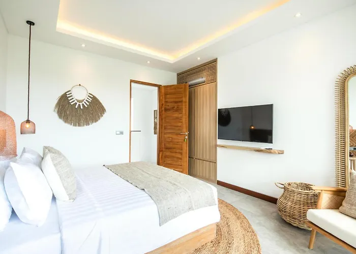 Seaside Luxury 4Br Villa, 400M To Finns, Canggu Villa *
