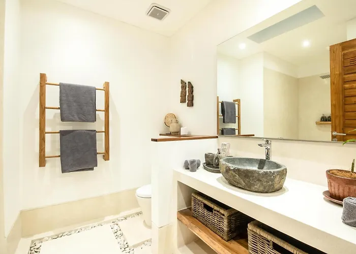 Villa Seaside Luxury 4Br Villa, 400M To Finns, Canggu *