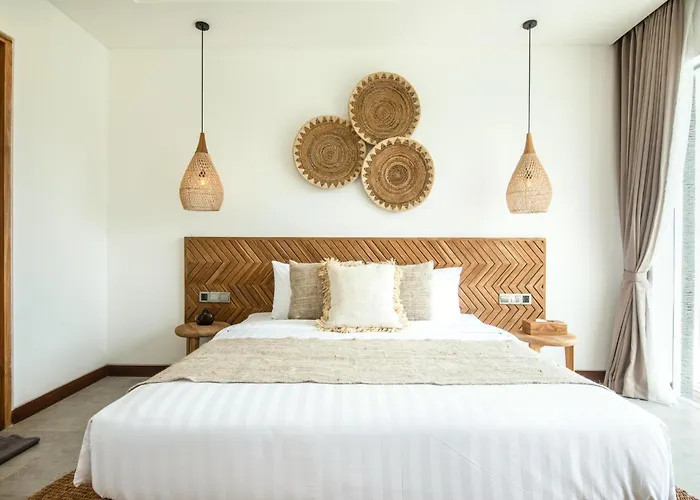 Seaside Luxury 4Br Villa, 400M To Finns, Canggu *
