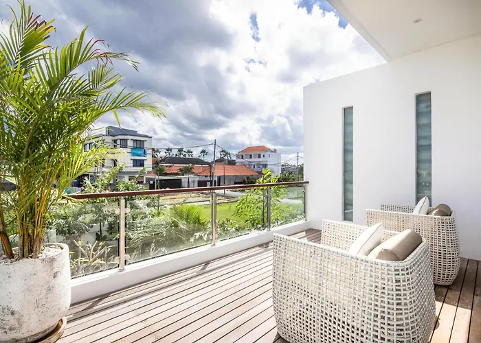 Seaside Luxury 4Br Villa, 400M To Finns, Canggu Villa