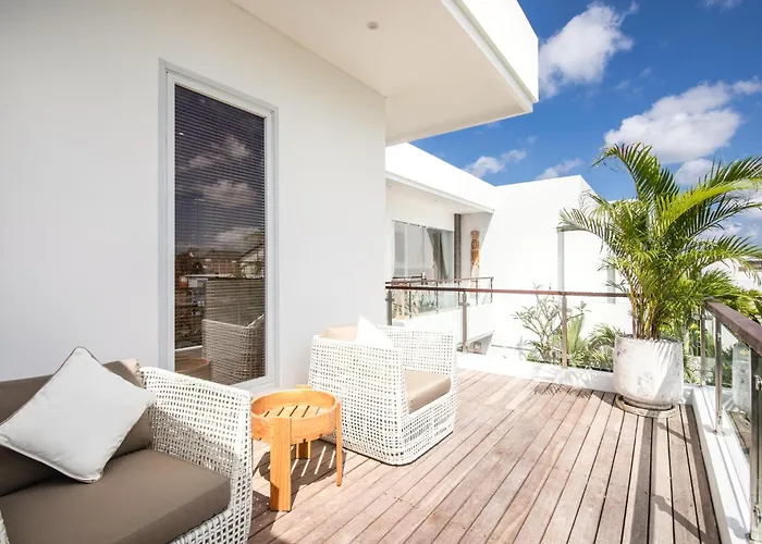 Seaside Luxury 4Br Villa, 400M To Finns, Canggu