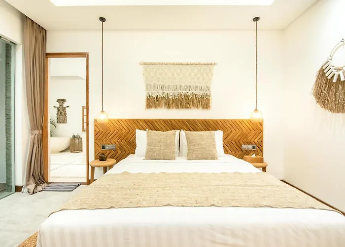 Seaside Luxury 4Br Villa, 400M To Finns, Canggu Villa *