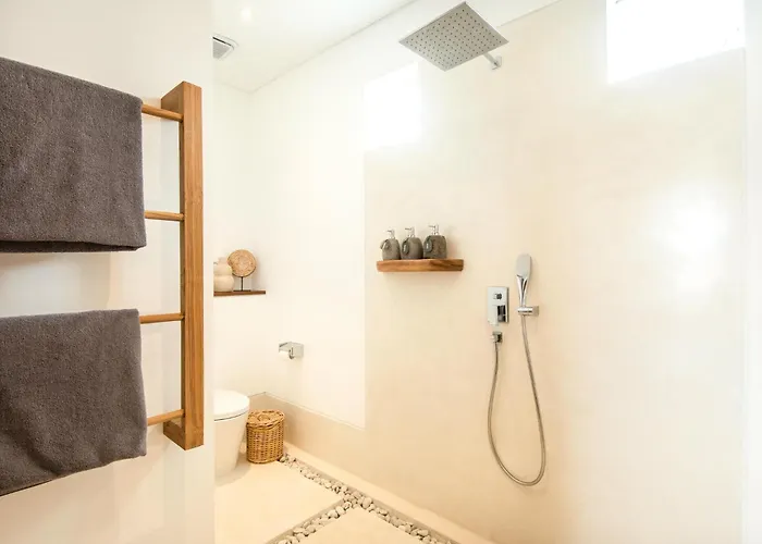 Seaside Luxury 4Br Villa, 400M To Finns, Canggu Villa Canggu (Bali)