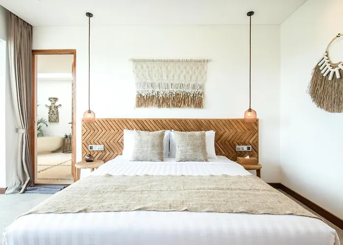 Seaside Luxury 4Br Villa, 400M To Finns, Canggu