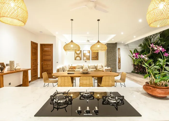 Villa Seaside Luxury 4Br Villa, 400M To Finns, Canggu *