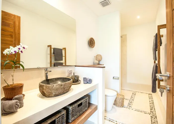 Villa Seaside Luxury 4Br Villa, 400M To Finns, Canggu