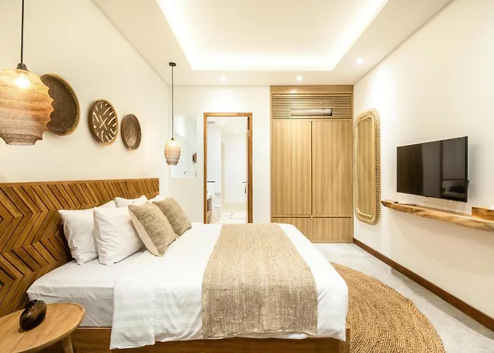Seaside Luxury 4Br Villa, 400M To Finns, Canggu *