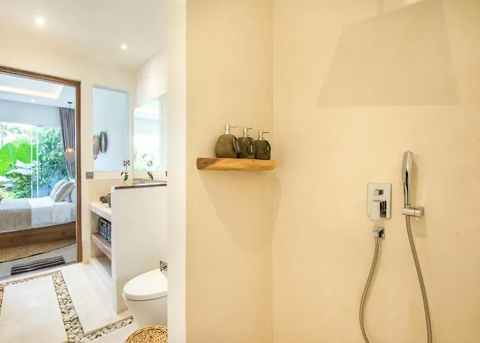 Seaside Luxury 4Br Villa, 400M To Finns, Canggu