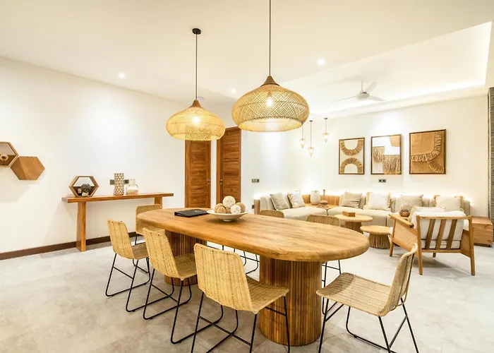 Seaside Luxury 4Br Villa, 400M To Finns, Canggu Villa