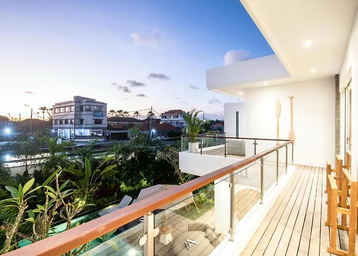 Seaside Luxury 4Br Villa, 400M To Finns, Canggu